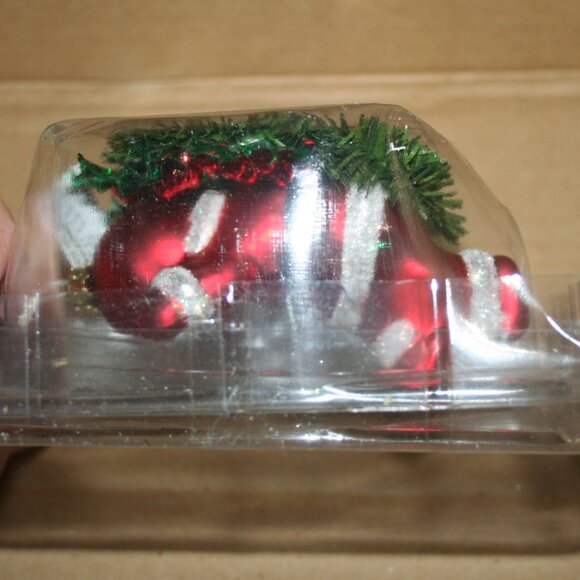 Scottish Christmas Vision of Sugarplums 4" Wreath Elf Handblown Glass Ornament - Picture 4 of 5
